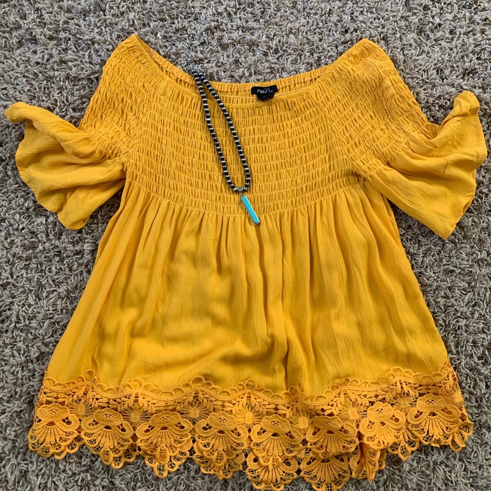 Mustard yellow top